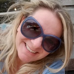 Meet your Posher, Dana